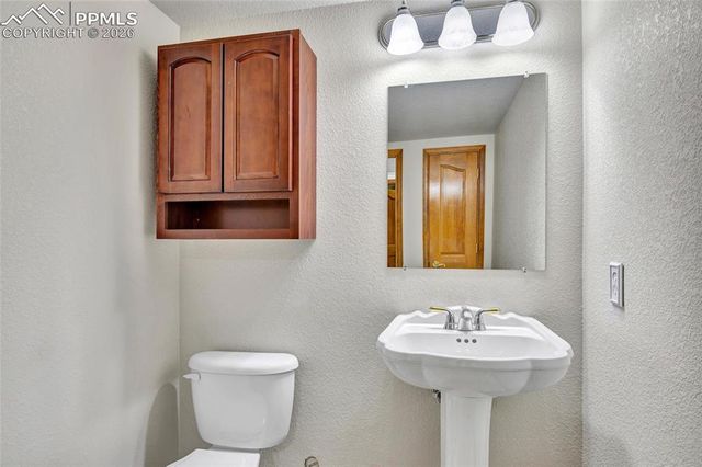 1205 Oakmoor Heights, Colorado Springs, CO 80906