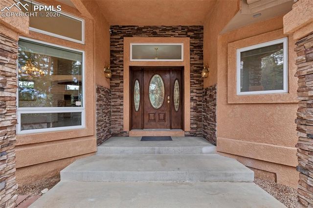 1205 Oakmoor Heights, Colorado Springs, CO 80906