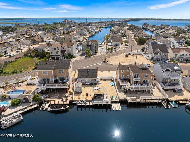 7 Jeri Ann, Manahawkin, NJ 08050