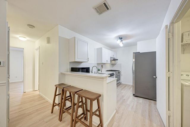 8610 Croydon LOOP, Austin, TX 78748