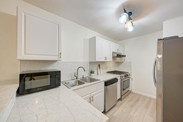 8610 Croydon LOOP, Austin, TX 78748