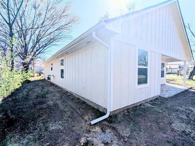 213 S 4th Street, Eufaula, OK 74432