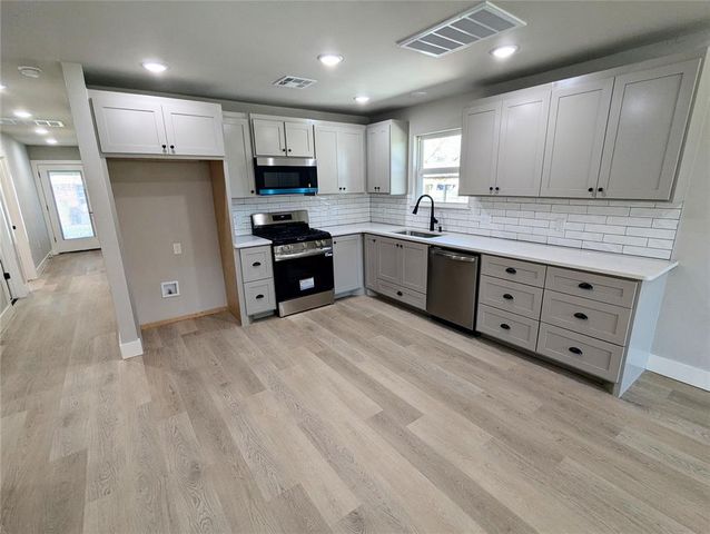 213 S 4th Street, Eufaula, OK 74432