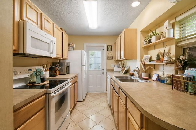 118 SW Ray Avenue, Port St. Lucie, FL 34983