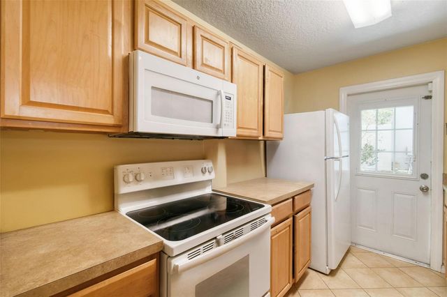 118 SW Ray Avenue, Port St. Lucie, FL 34983