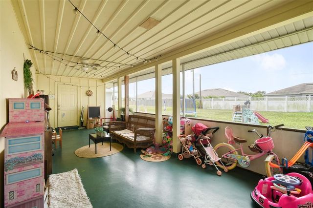 118 SW Ray Avenue, Port St. Lucie, FL 34983