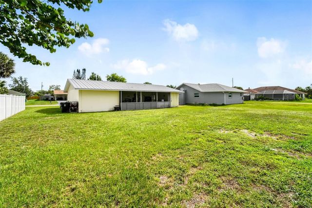 118 SW Ray Avenue, Port St. Lucie, FL 34983