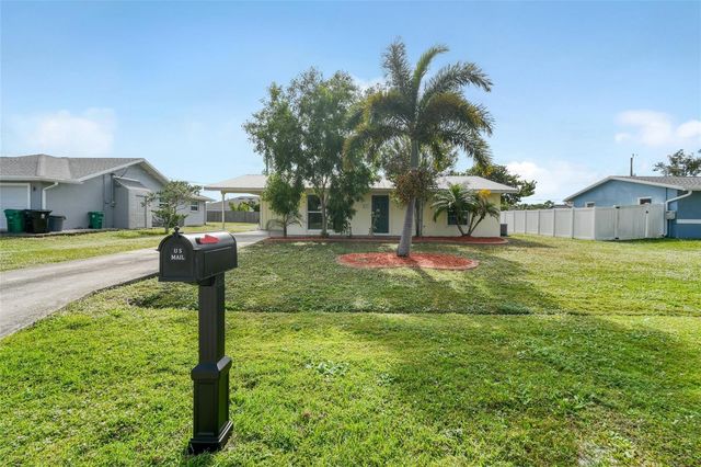 118 SW Ray Avenue, Port St. Lucie, FL 34983