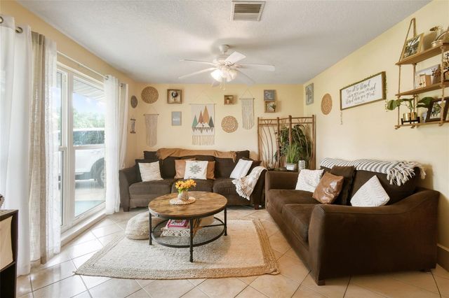118 SW Ray Avenue, Port St. Lucie, FL 34983