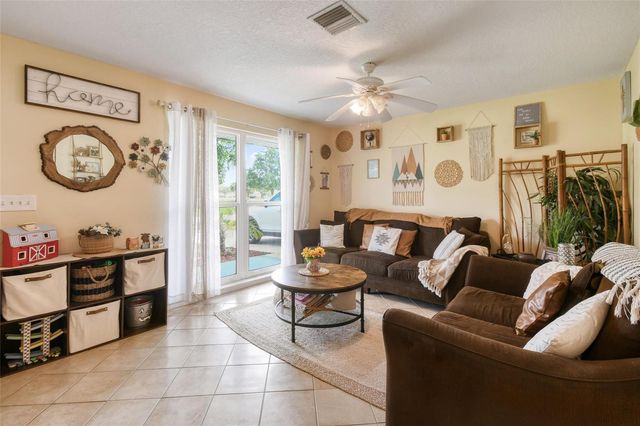 118 SW Ray Avenue, Port St. Lucie, FL 34983