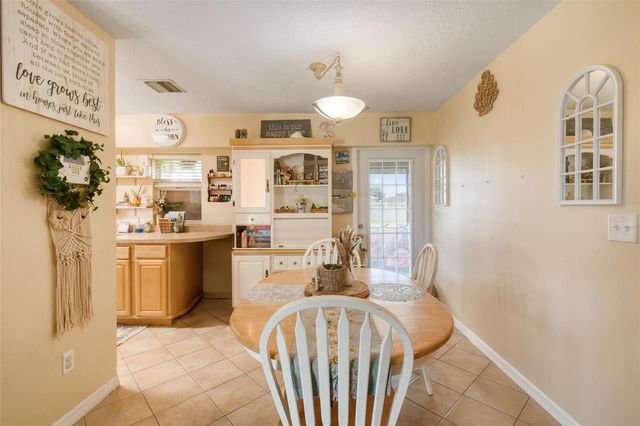 118 SW Ray Avenue, Port St. Lucie, FL 34983