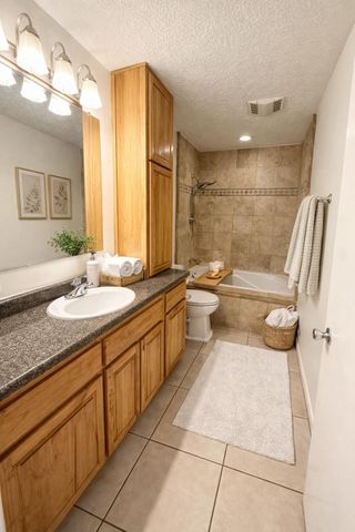 1825 Dartmouth Drive NE APT 205, Albuquerque, NM 87106