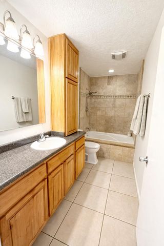 1825 Dartmouth Drive NE APT 205, Albuquerque, NM 87106