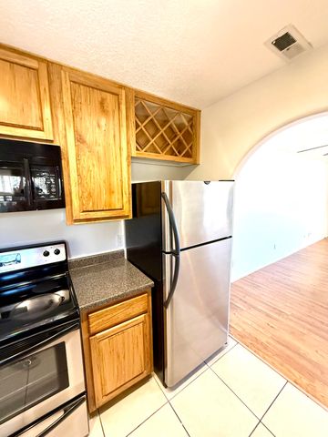 1825 Dartmouth Drive NE APT 205, Albuquerque, NM 87106