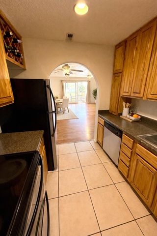 1825 Dartmouth Drive NE APT 205, Albuquerque, NM 87106