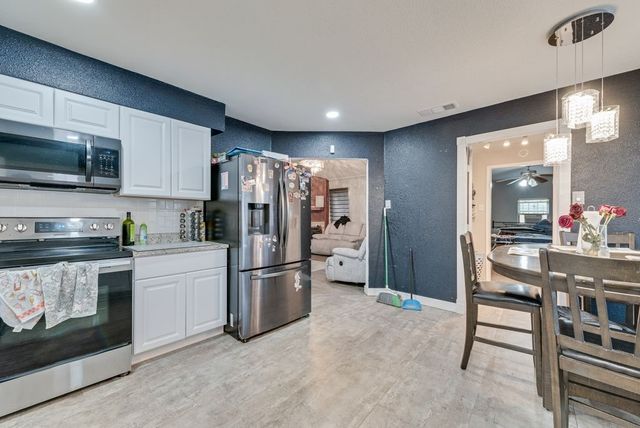 3815 INDIAN WELLS Drive, Arlington, TX 76017