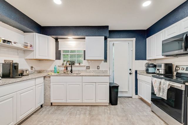 3815 INDIAN WELLS Drive, Arlington, TX 76017
