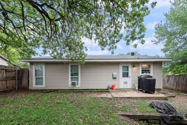 3815 INDIAN WELLS Drive, Arlington, TX 76017