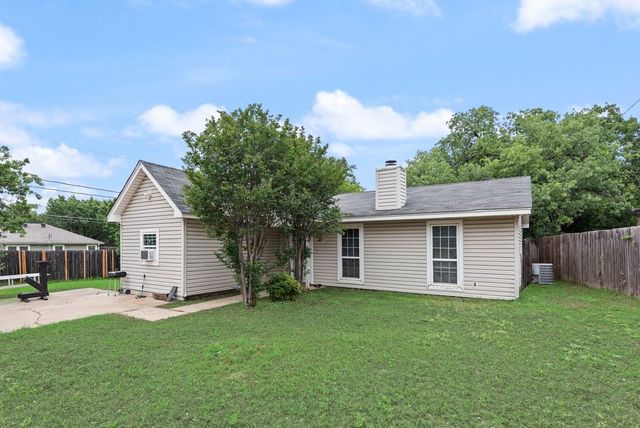 3815 INDIAN WELLS Drive, Arlington, TX 76017