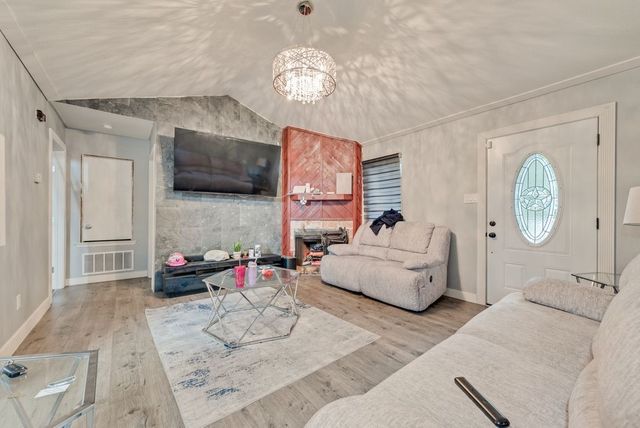 3815 INDIAN WELLS Drive, Arlington, TX 76017