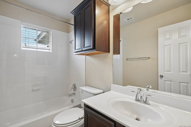 865 Santa Cruz, New Braunfels, TX 78132