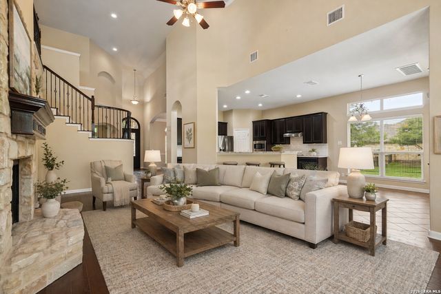 865 Santa Cruz, New Braunfels, TX 78132