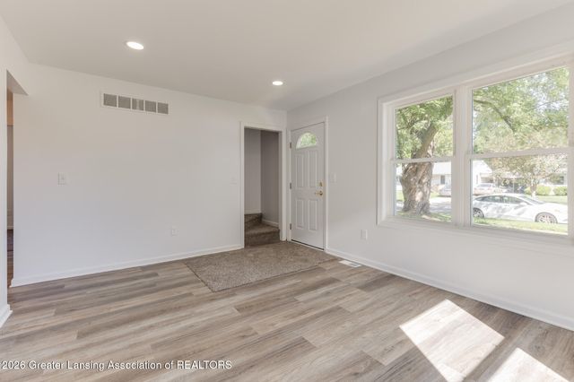 931 Mel Avenue, Lansing, MI 48911