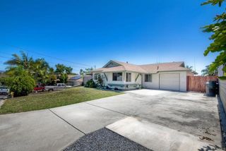 520 Starling Drive, Vista, CA 92083