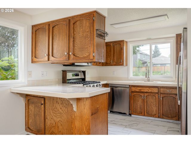 8103 Se CYPRESS Ave, Milwaukie, OR 97267