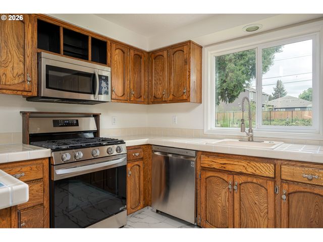 8103 Se CYPRESS Ave, Milwaukie, OR 97267