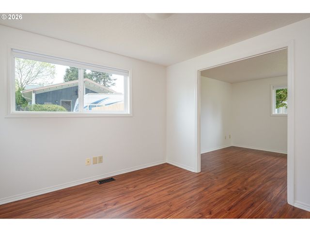 8103 Se CYPRESS Ave, Milwaukie, OR 97267