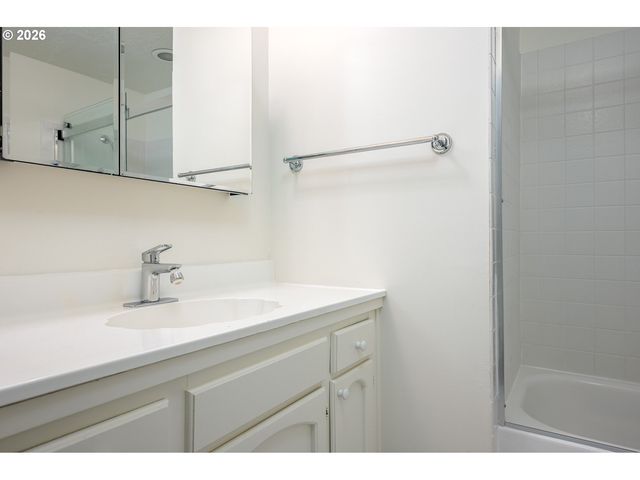 8103 Se CYPRESS Ave, Milwaukie, OR 97267