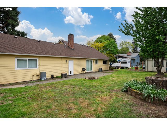 8103 Se CYPRESS Ave, Milwaukie, OR 97267