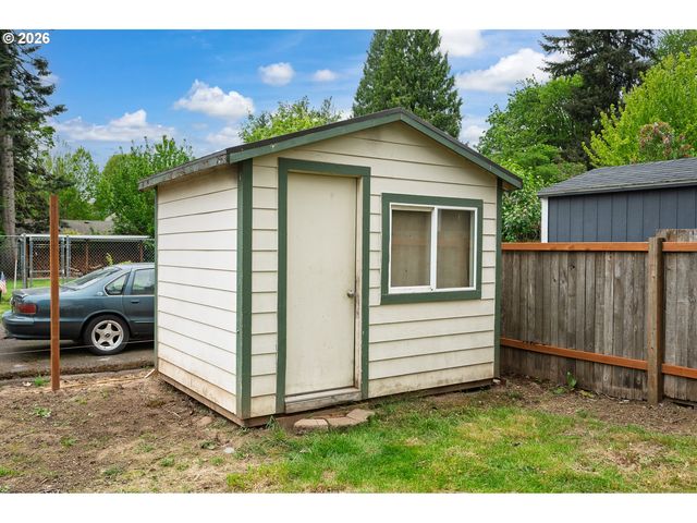 8103 Se CYPRESS Ave, Milwaukie, OR 97267
