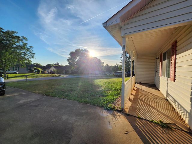 218 Donavan Drive, Spartanburg, SC 29302