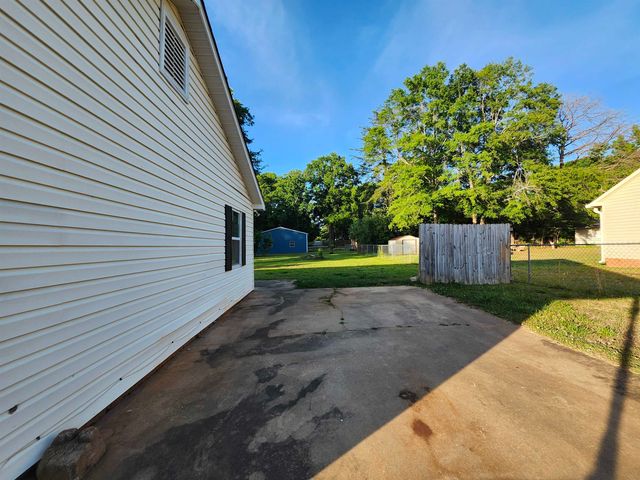 218 Donavan Drive, Spartanburg, SC 29302