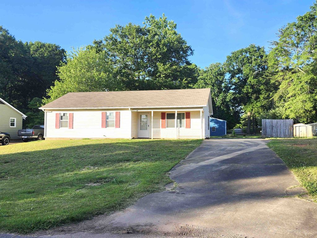 218 Donavan Drive, Spartanburg, SC 29302