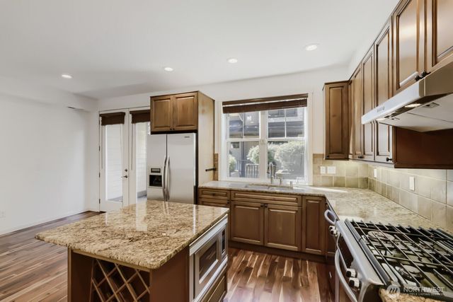 303 Bellevue Way SE, Bellevue, WA 98004