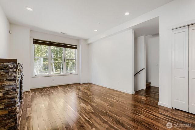 303 Bellevue Way SE, Bellevue, WA 98004