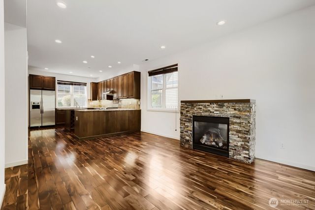303 Bellevue Way SE, Bellevue, WA 98004
