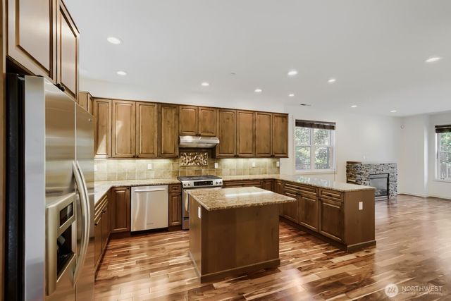 303 Bellevue Way SE, Bellevue, WA 98004