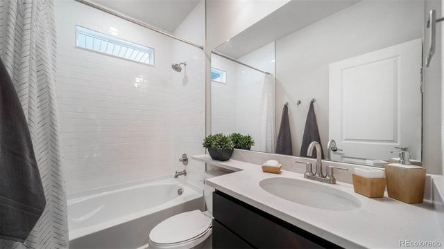 22105 E 49th Place, Aurora, CO 80019
