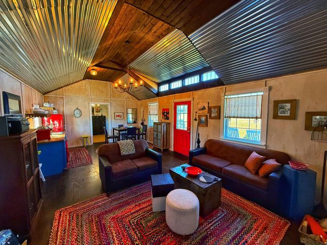 8311 Pr 1214, Centerville, TX 75833