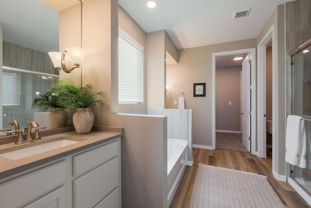 1616 Valle De Colores Street NW, Los Lunas, NM 87031