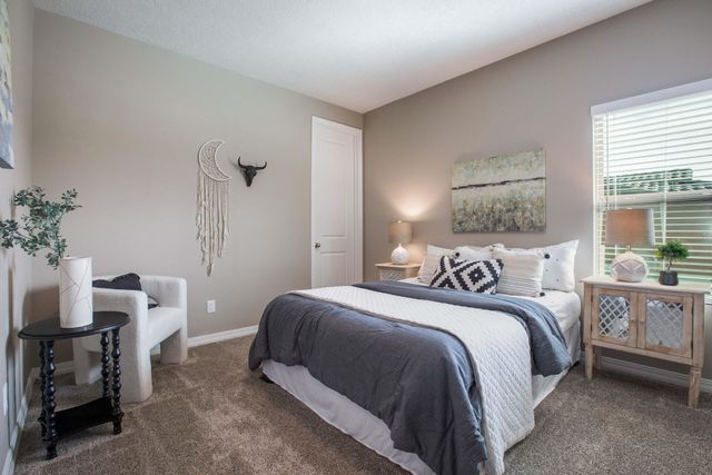 1616 Valle De Colores Street NW, Los Lunas, NM 87031