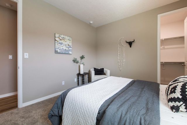 1616 Valle De Colores Street NW, Los Lunas, NM 87031