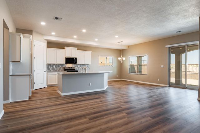 1616 Valle De Colores Street NW, Los Lunas, NM 87031