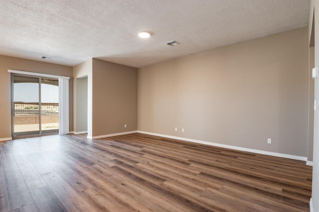 1616 Valle De Colores Street NW, Los Lunas, NM 87031