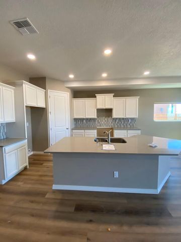 1616 Valle De Colores Street NW, Los Lunas, NM 87031