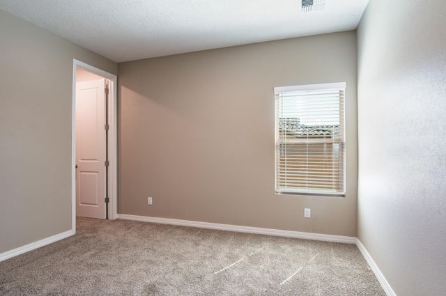 1616 Valle De Colores Street NW, Los Lunas, NM 87031